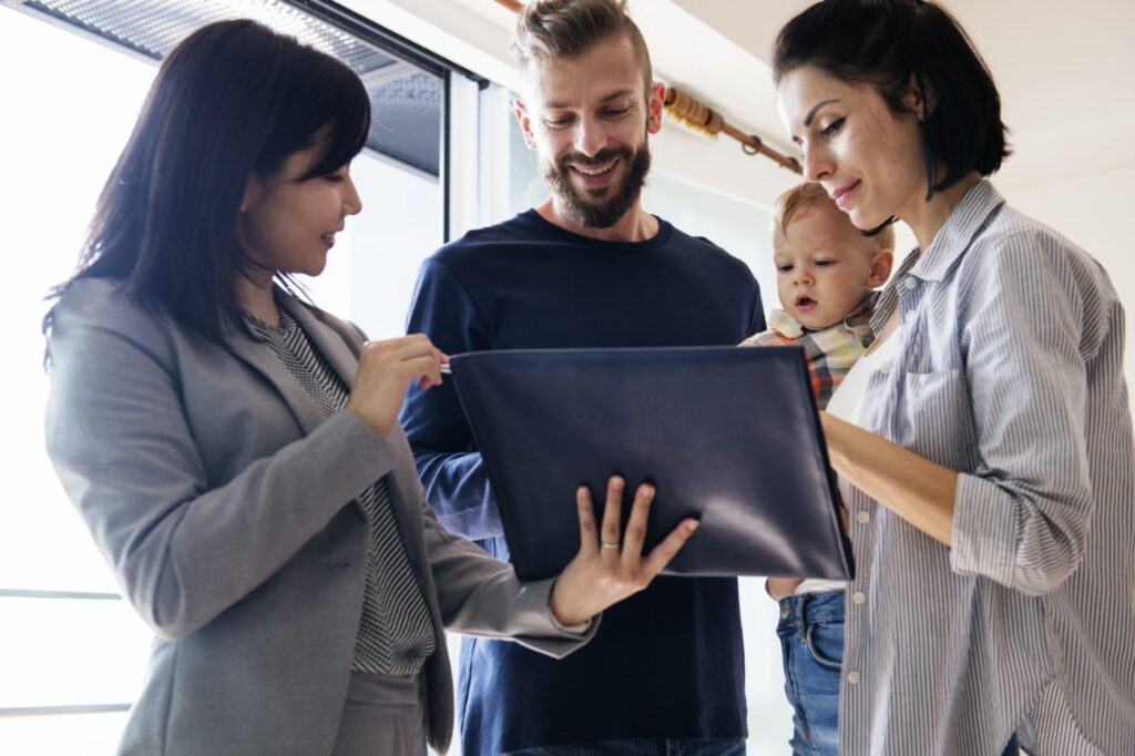 How To Find The Best Property For Your Family family buying new house e1669624903667